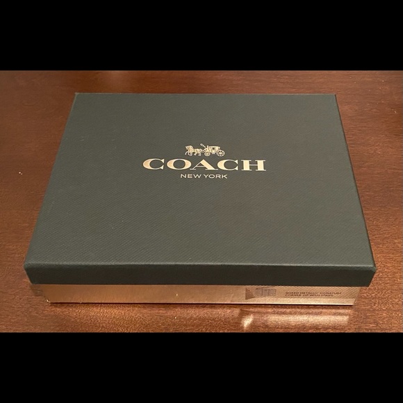 Coach Boxed Metallic Signature Corner Zip Wristlet - Picture 3 of 4